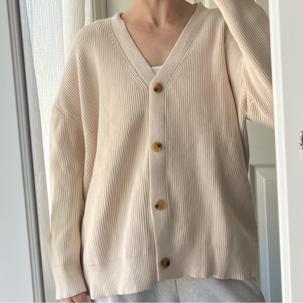Cream Cardigan. Oversized Style, Size S. Lillusory.